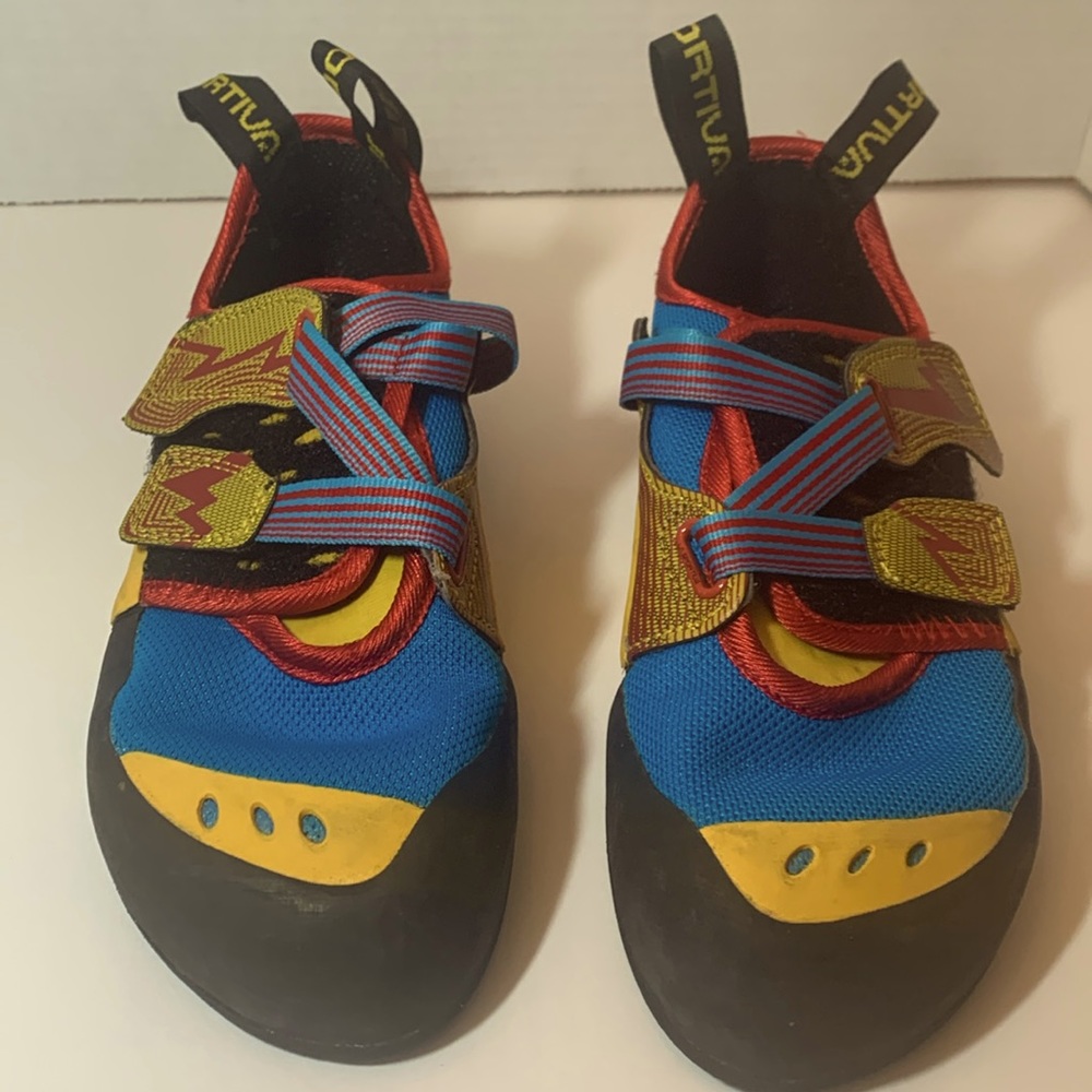 LA SPORTIVA CLIMBING SHOES WOMEN SIZE 8
